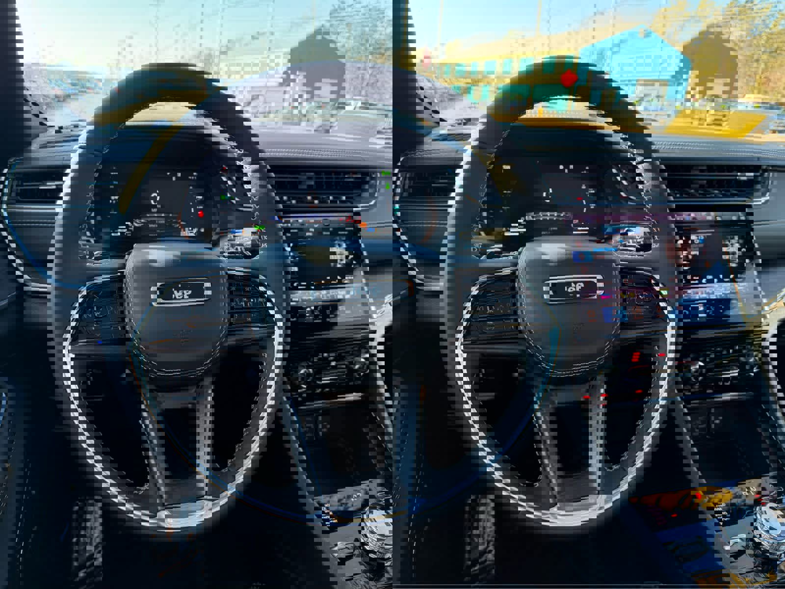 Used 2024 Jeep Grand Cherokee Overland w/ Luxury Tech Group IV image 16