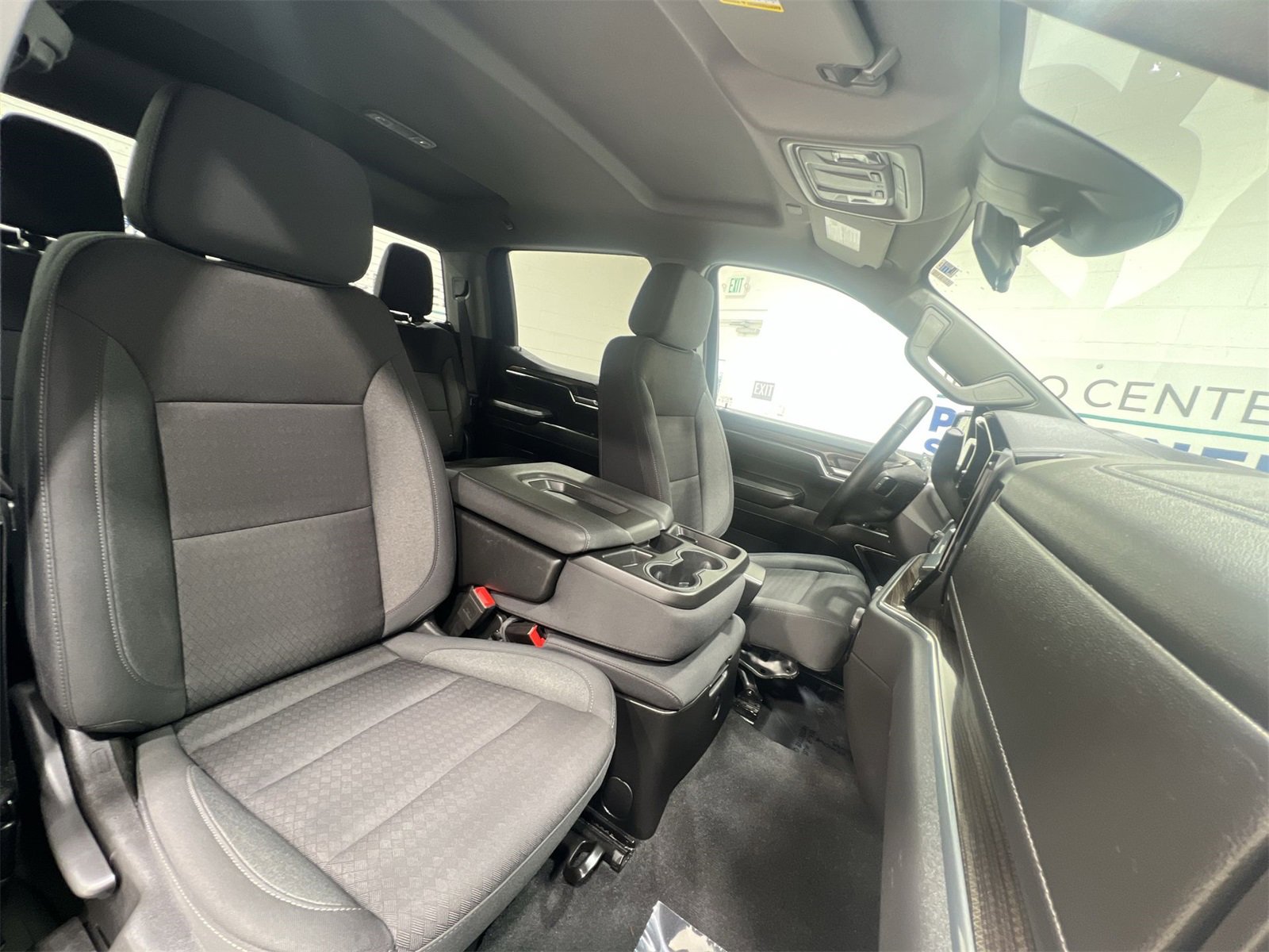 Used 2024 Chevrolet Silverado 1500 LT image 24