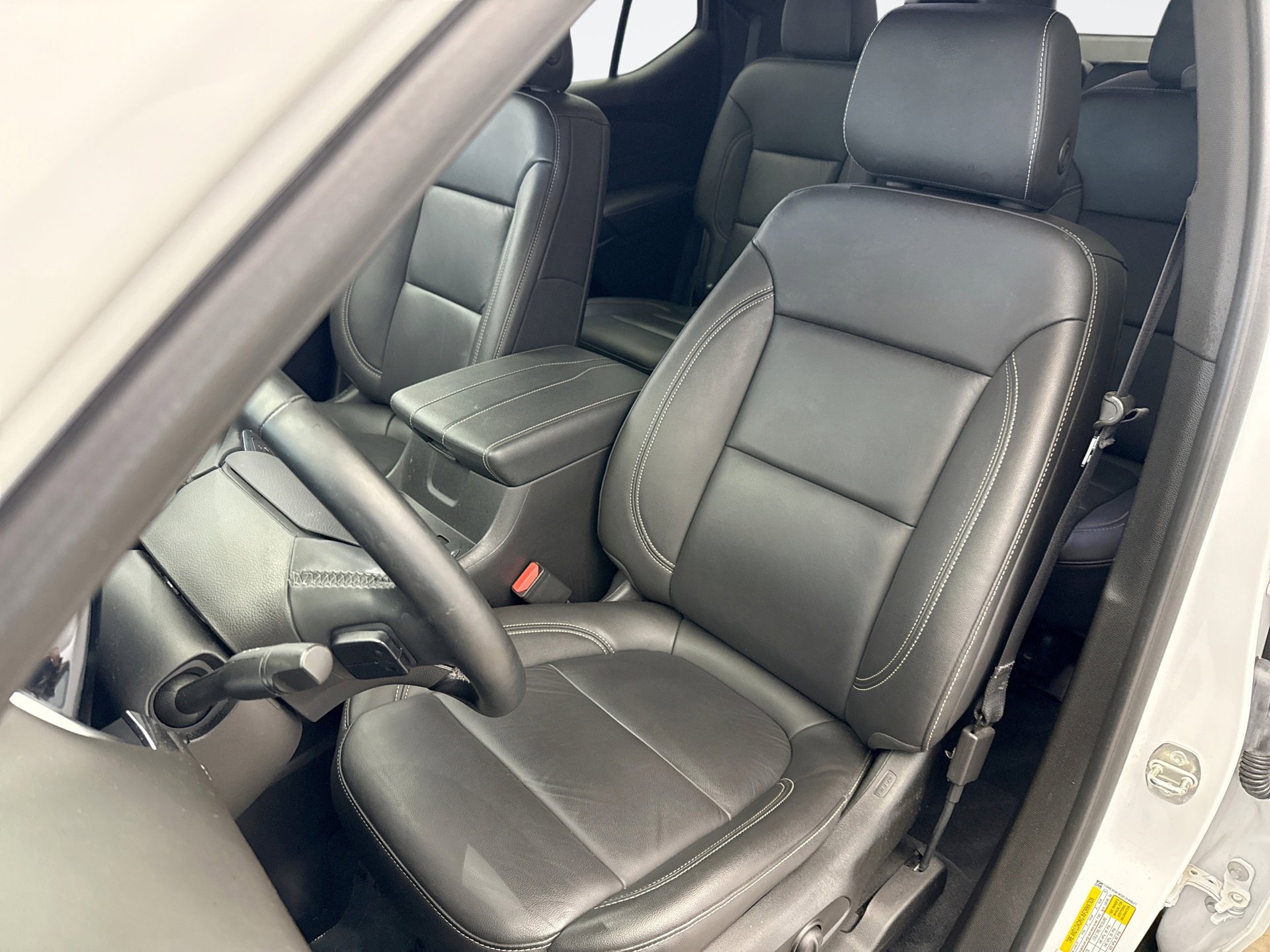 Used 2023 Chevrolet Traverse LT image 11