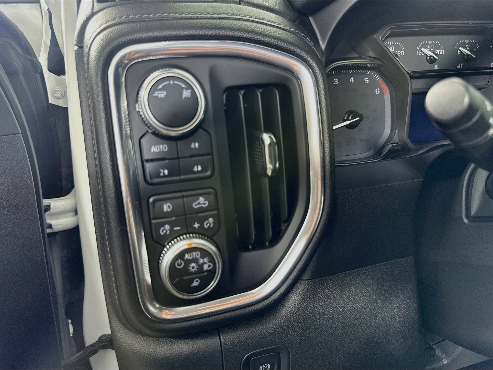 Used 2019 GMC Sierra 1500 SLT w/ SLT Premium Package AWD/4WD image 10