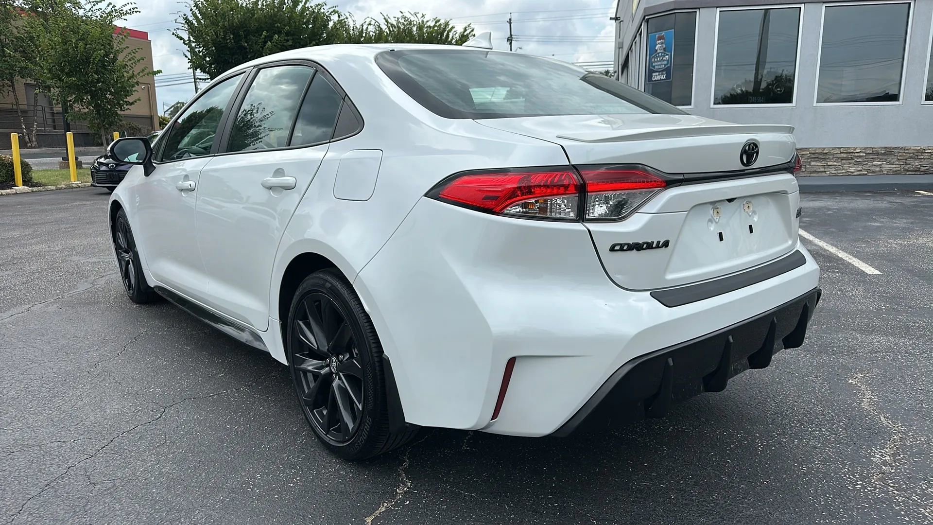 Used 2023 Toyota Corolla SE image 7