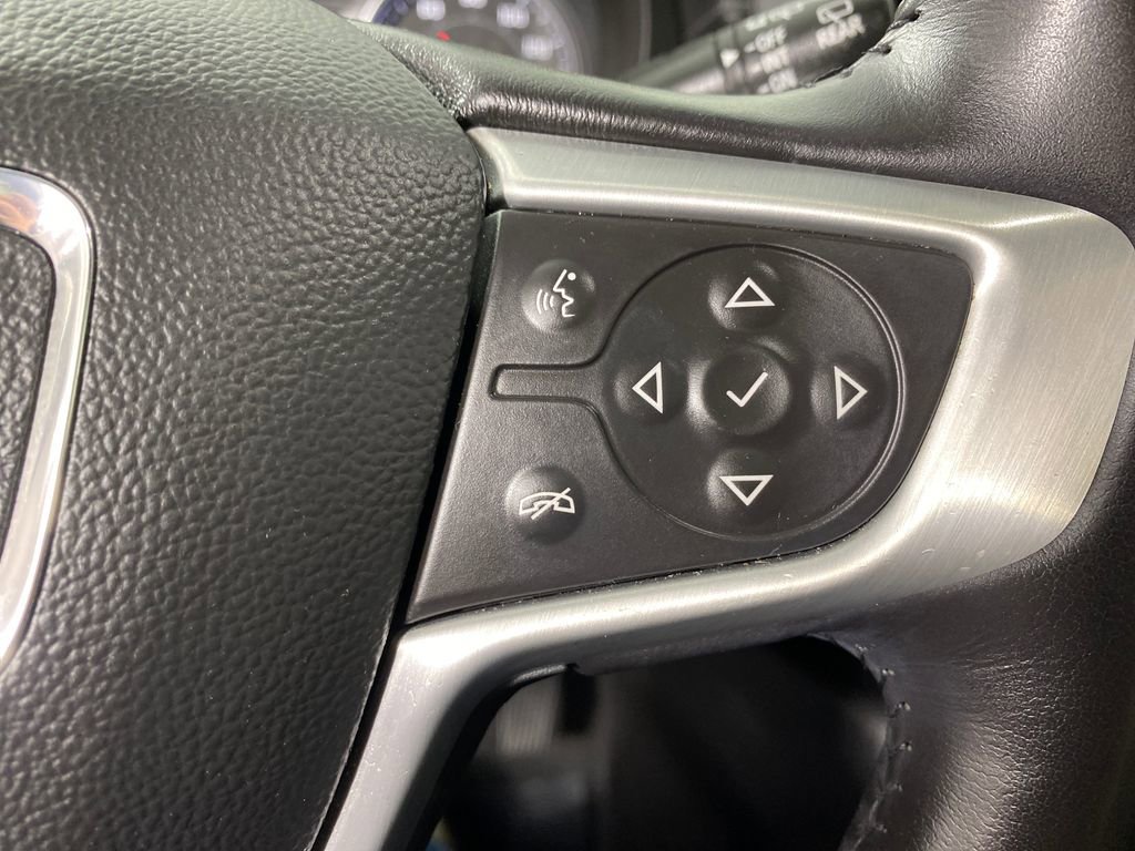 Used 2022 GMC Terrain SLT image 16