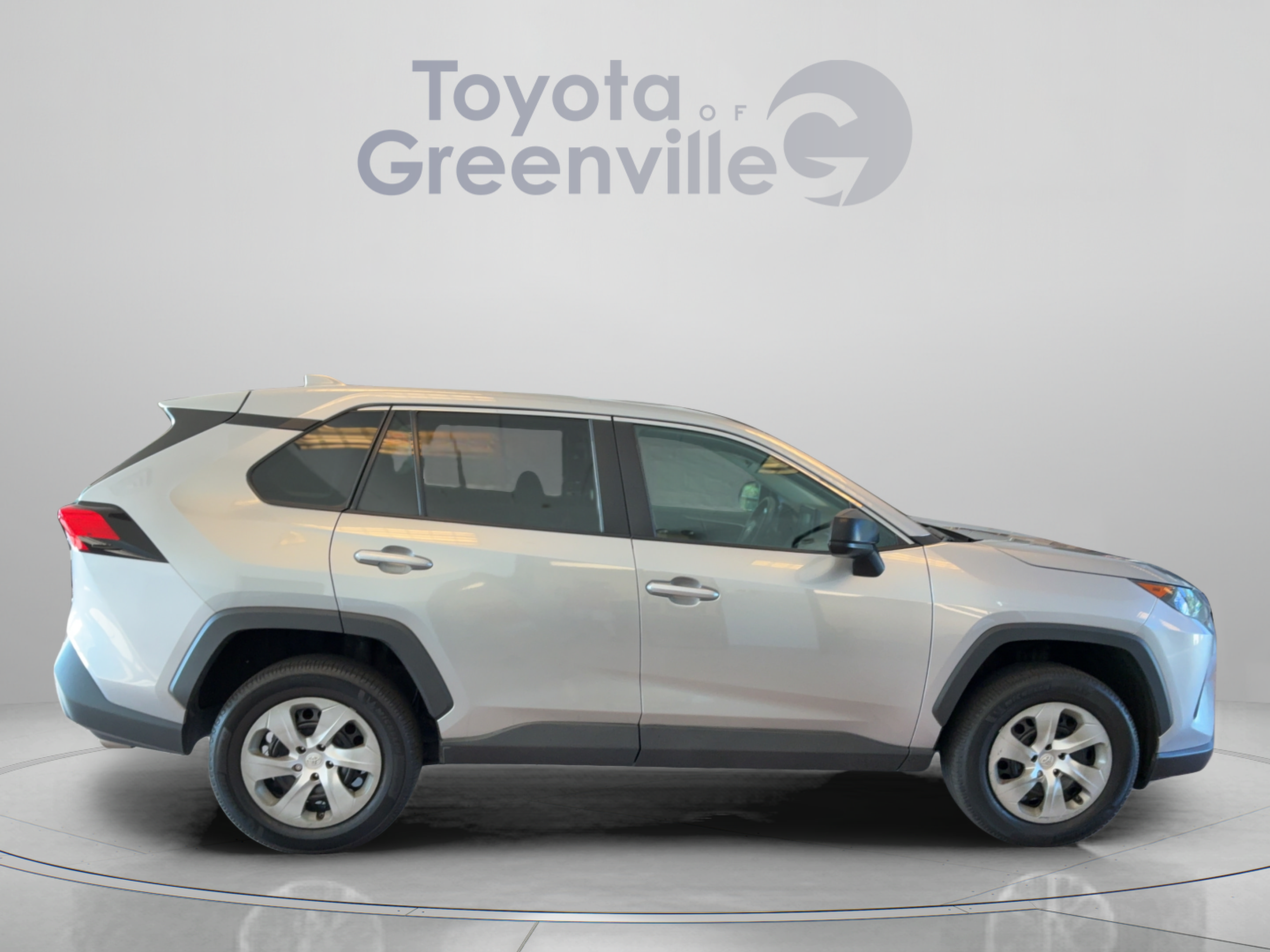 Used 2022 Toyota RAV4 LE AWD/4WD image 7