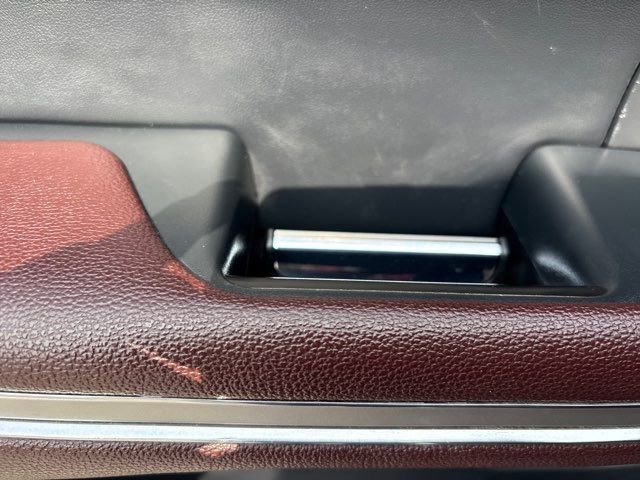 Used 2023 Ford Expedition Limited image 27