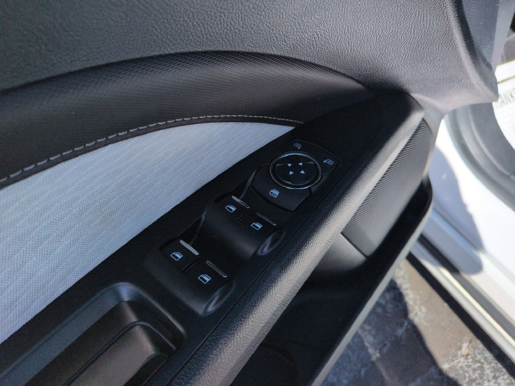 Used 2019 Ford Fusion SE w/ Equipment Group 151A FWD image 11