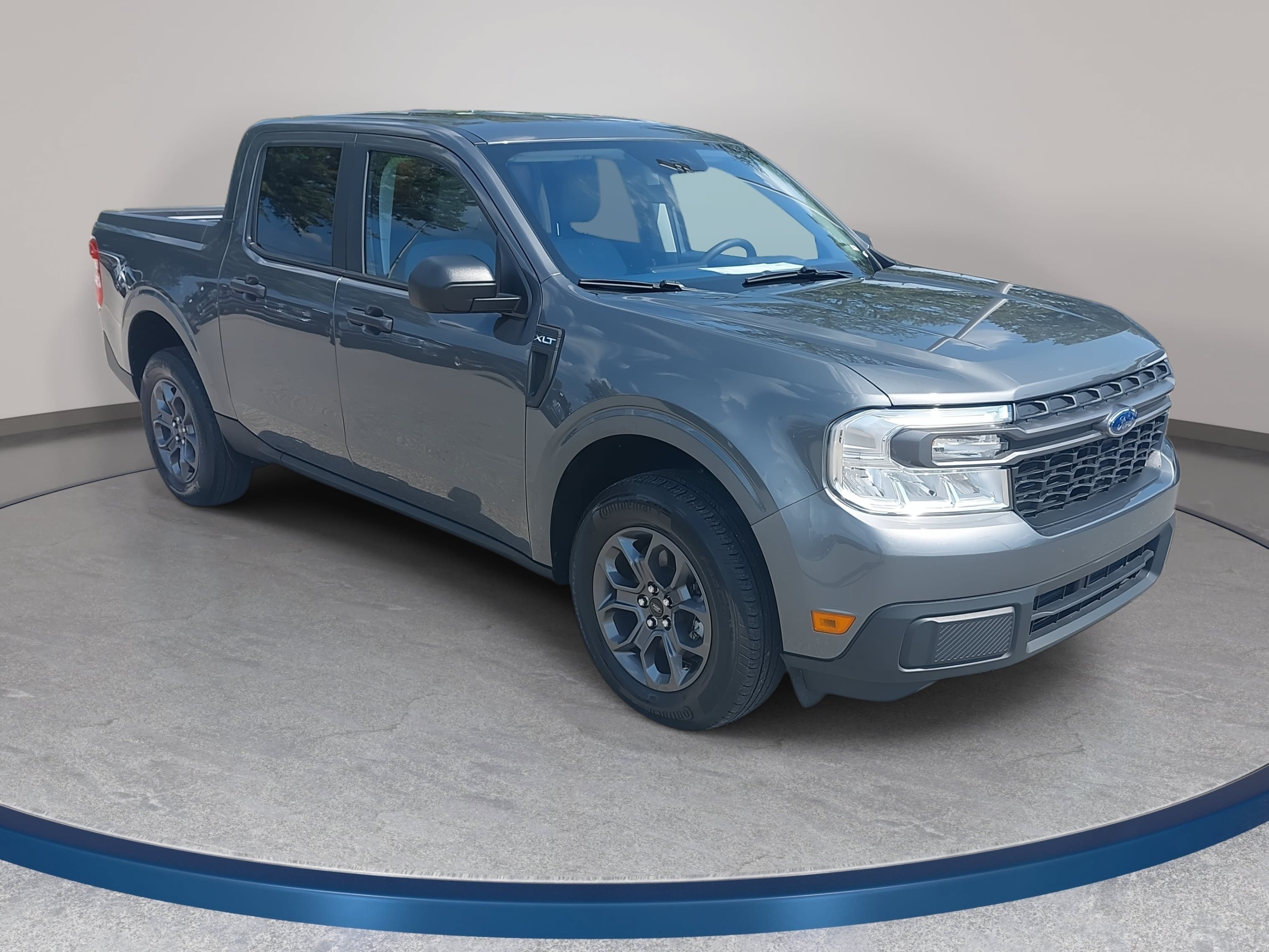 Used 2024 Ford Maverick XLT FWD image 3