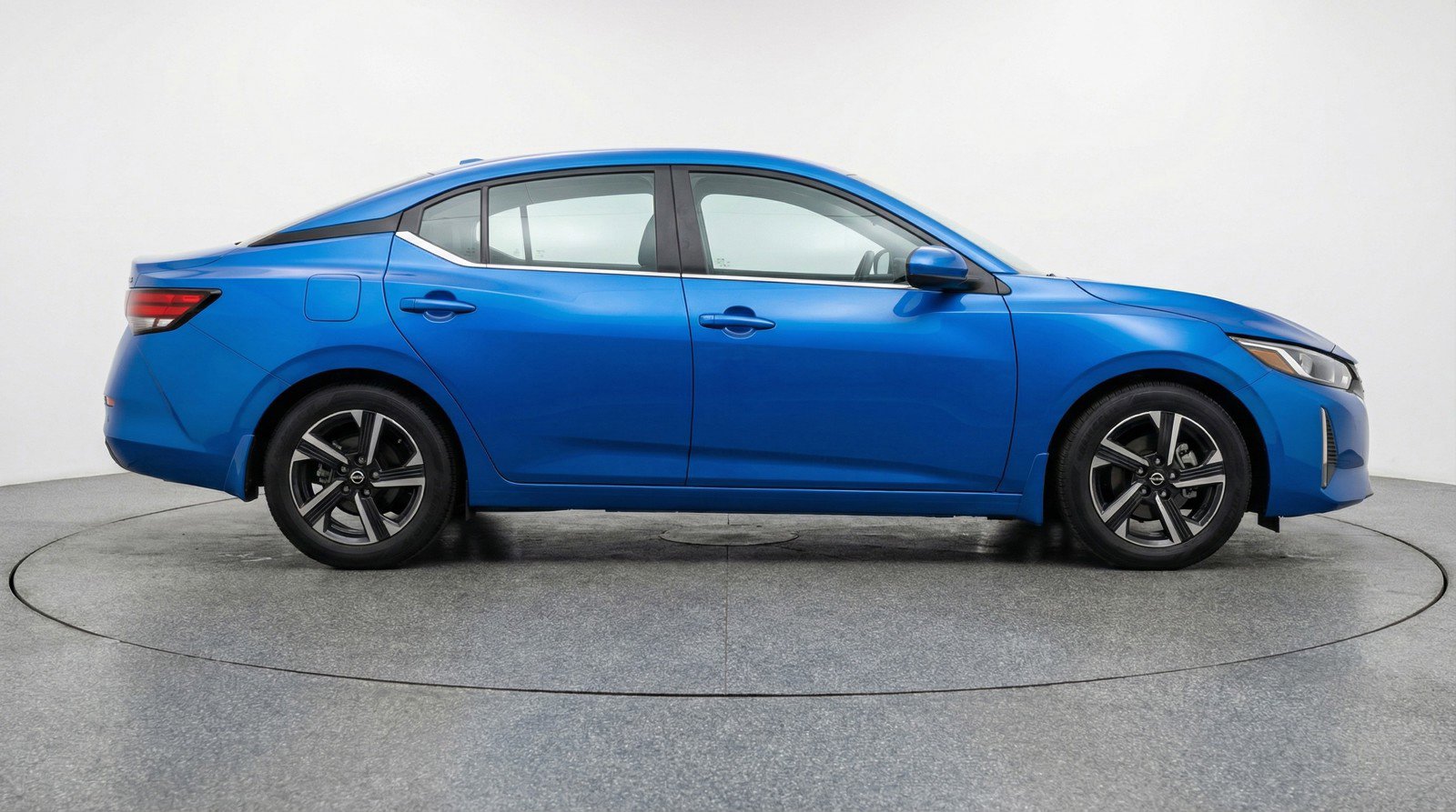 Used 2025 Nissan Sentra SV image 11