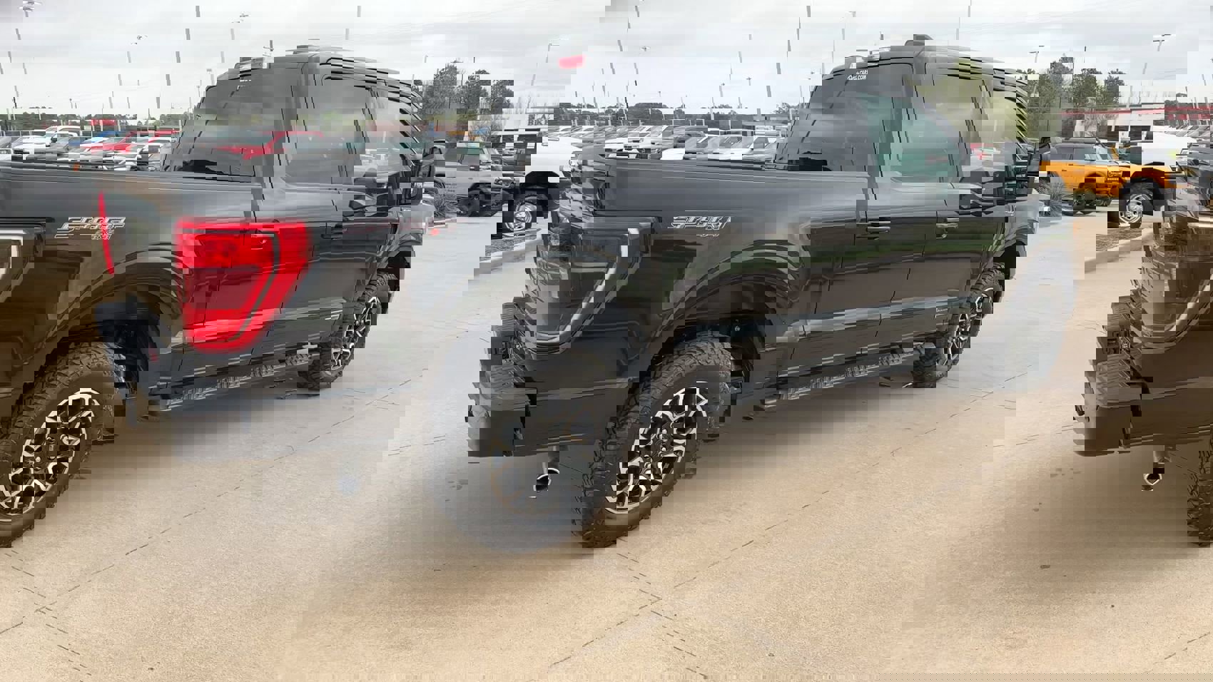 Used 2023 Ford F150 XLT w/ Equipment Group 302A High image 9