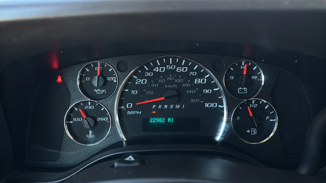 Used 2025 Chevrolet Express 2500 w/ Driver Convenience Package RWD image 16