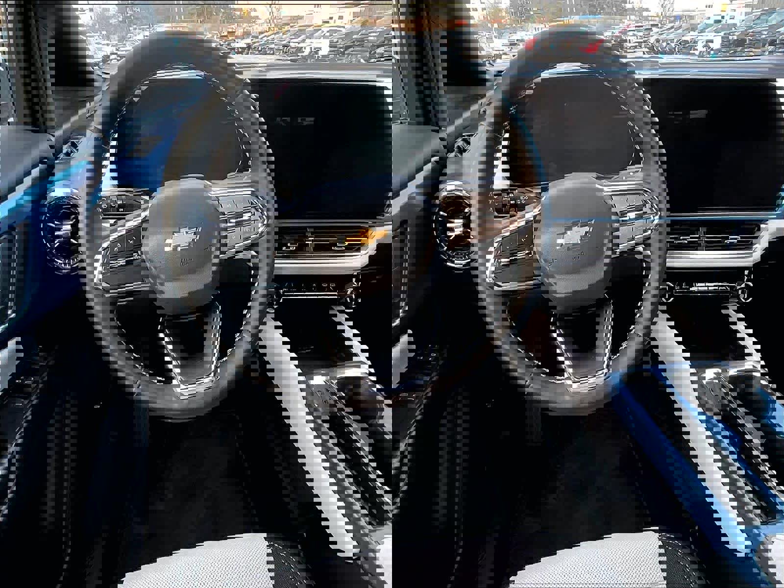 Used 2025 Chevrolet Equinox EV LT image 16