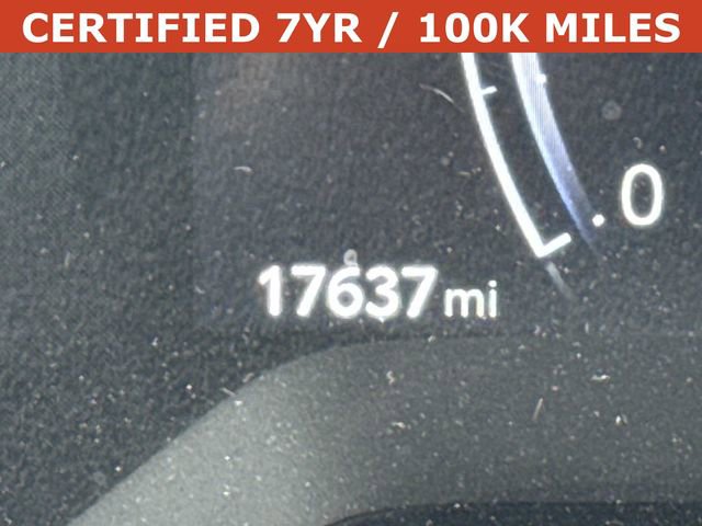 Used 2024 Toyota Corolla Cross XLE image 28