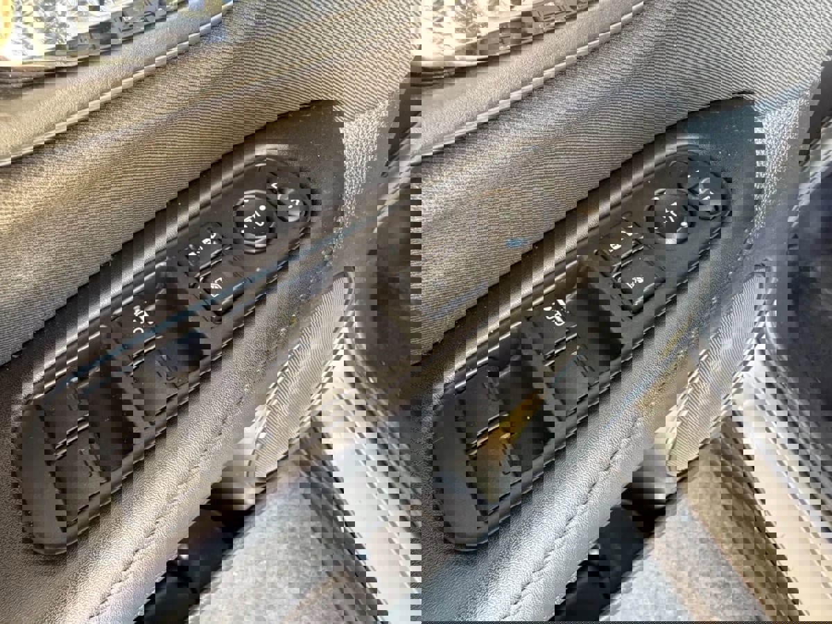 Used 2016 Honda HR-V LX image 47