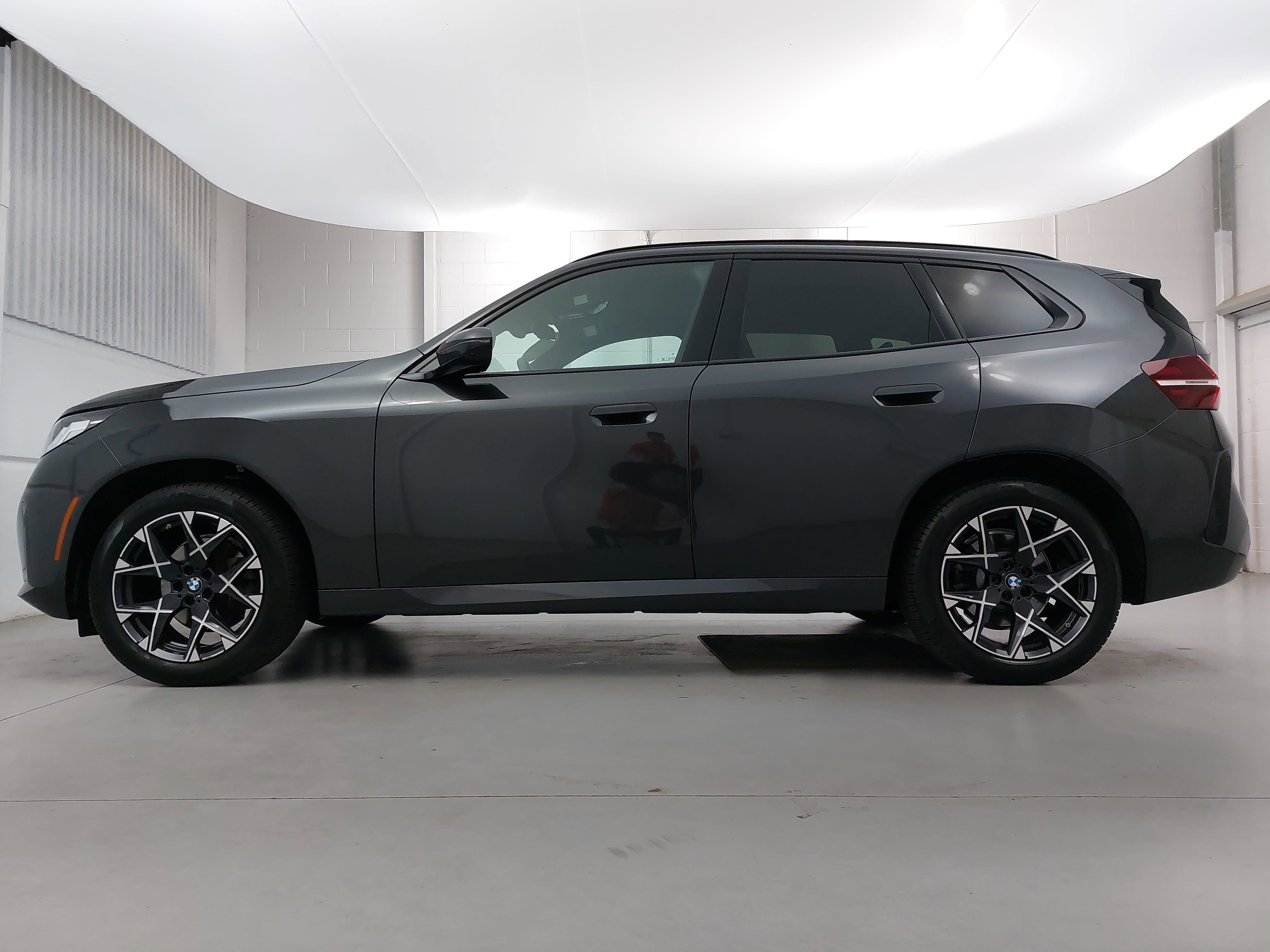 Used 2025 BMW X3 xDrive30i AWD/4WD image 2