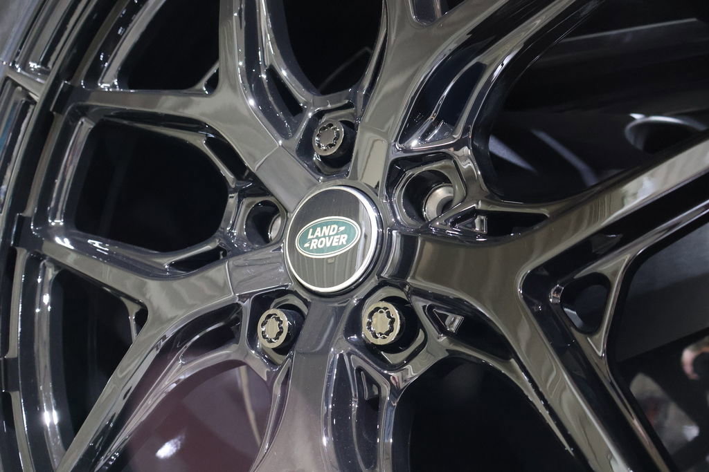 Used 2025 Land Rover Defender 130 V8 image 75