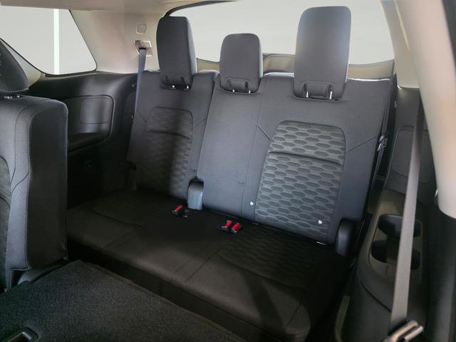 Used 2025 Nissan Pathfinder SV AWD/4WD image 30