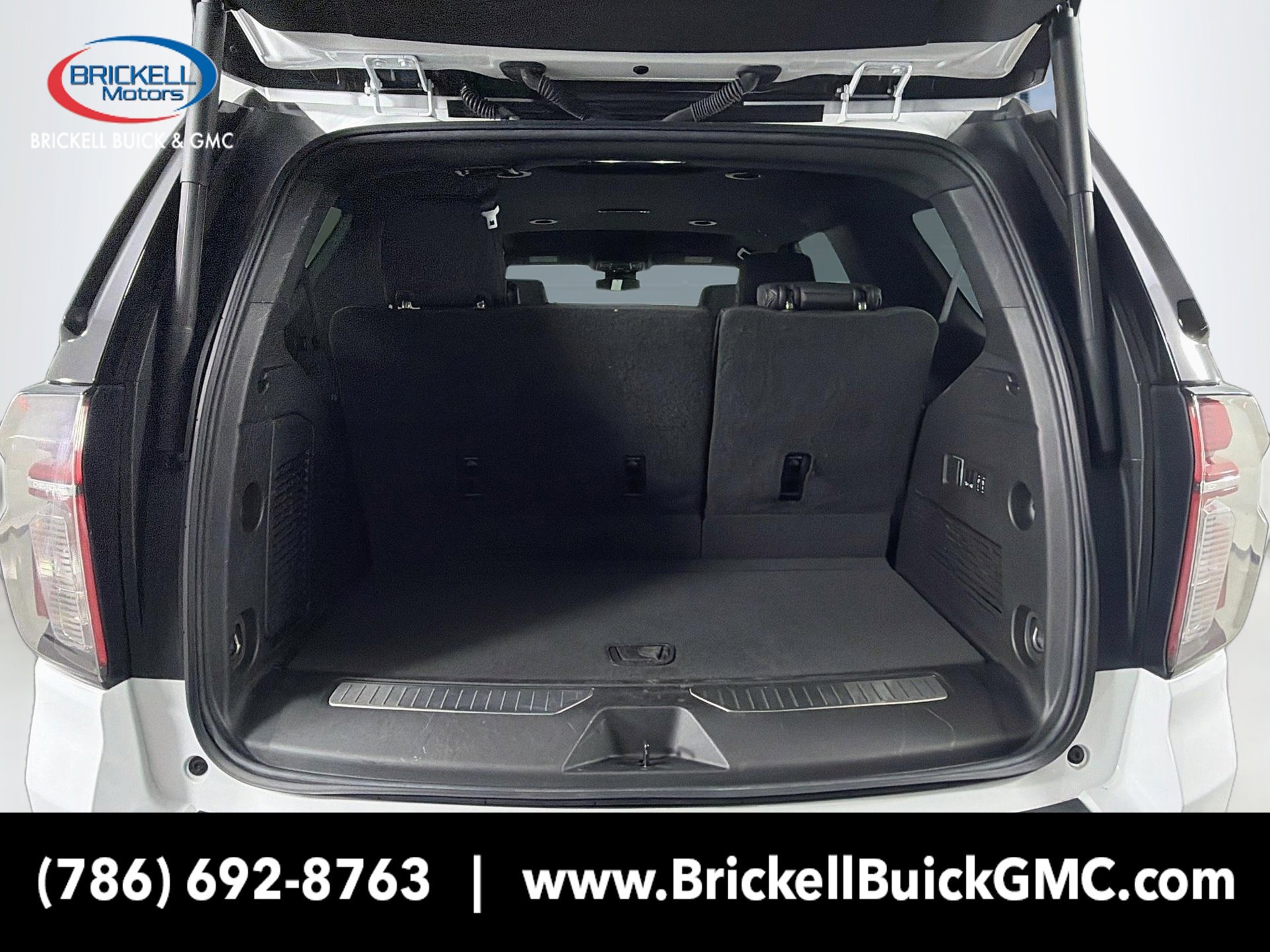 Used 2023 Chevrolet Tahoe RST w/ Luxury Package RWD image 14