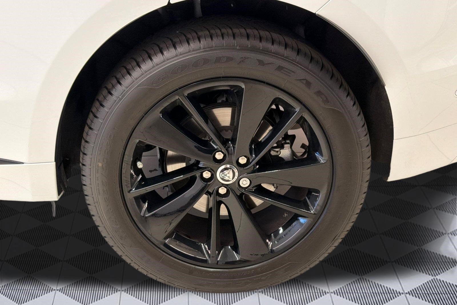 New 2026 Jaguar F-PACE R-Dynamic S AWD/4WD image 13