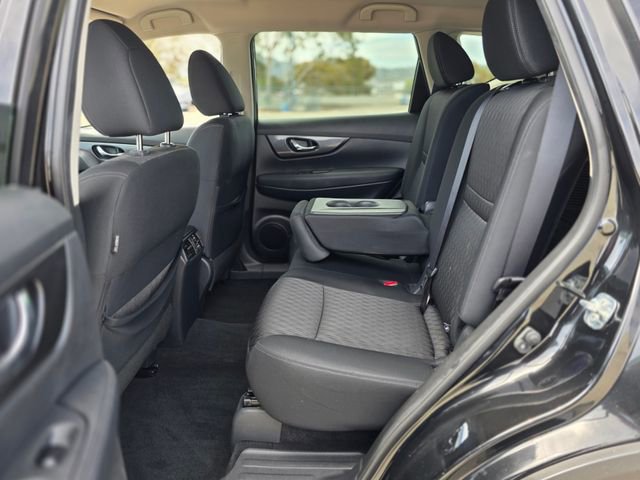 Used 2019 Nissan Rogue SV image 17
