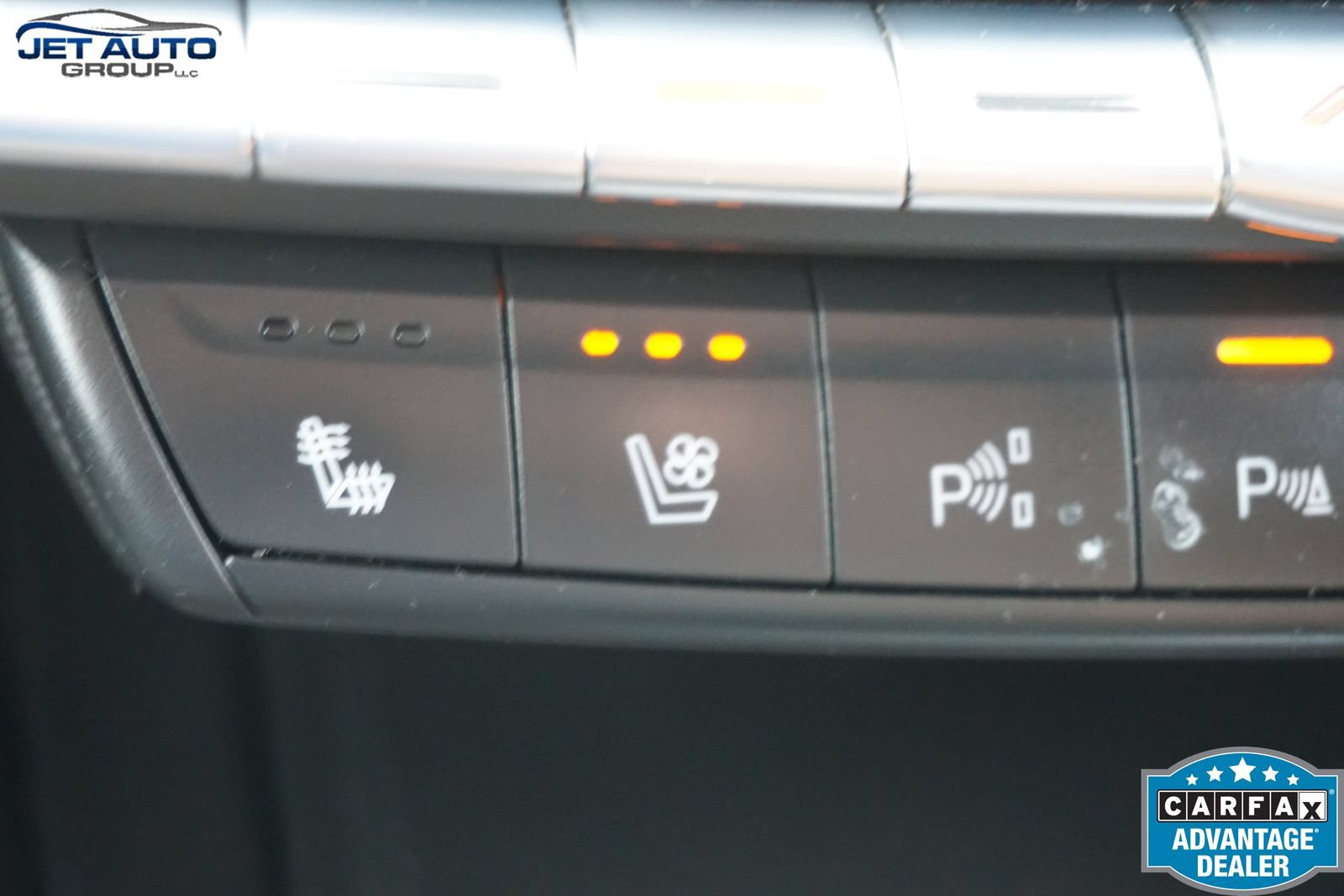 Used 2019 Cadillac XT4 Premium Luxury w/ Technology Package FWD image 36