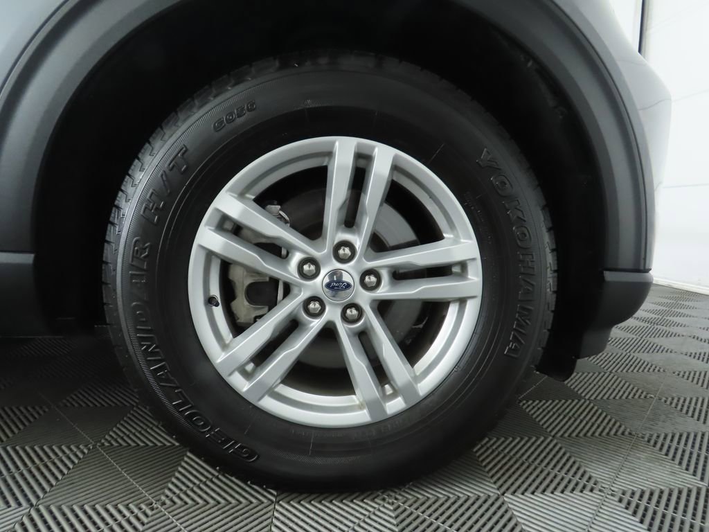 Used 2022 Ford Explorer XLT w/ Equipment Group 202A image 35