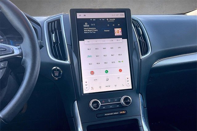 Used 2024 Ford Edge Titanium image 6