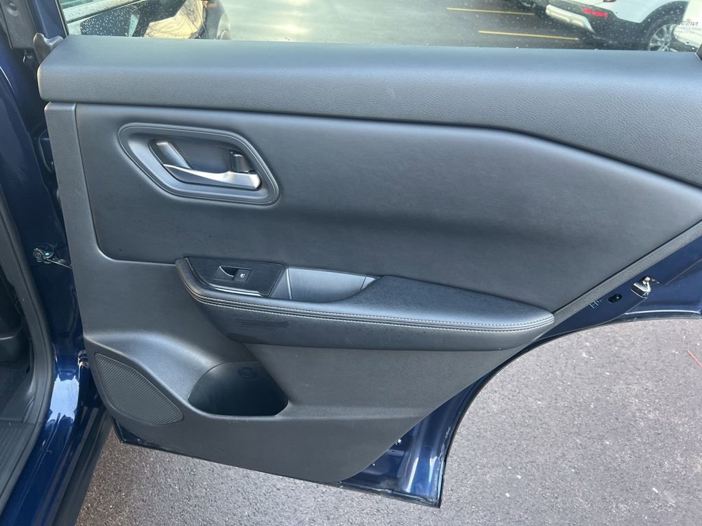 Certified 2024 Nissan Rogue SV image 17
