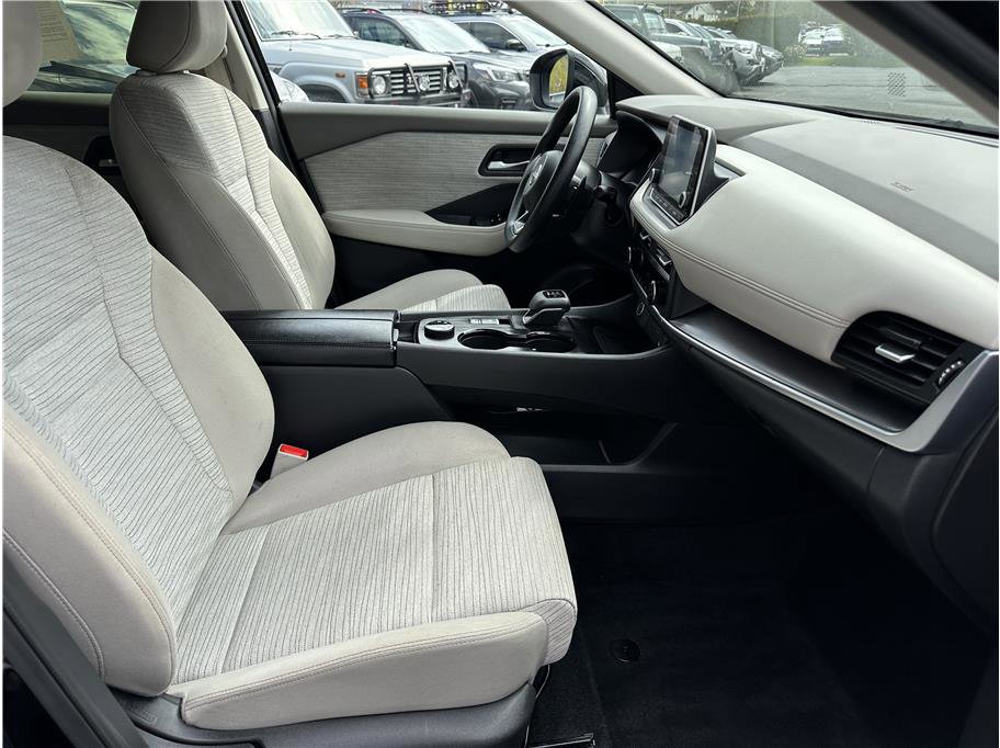 Used 2023 Nissan Rogue SV image 23