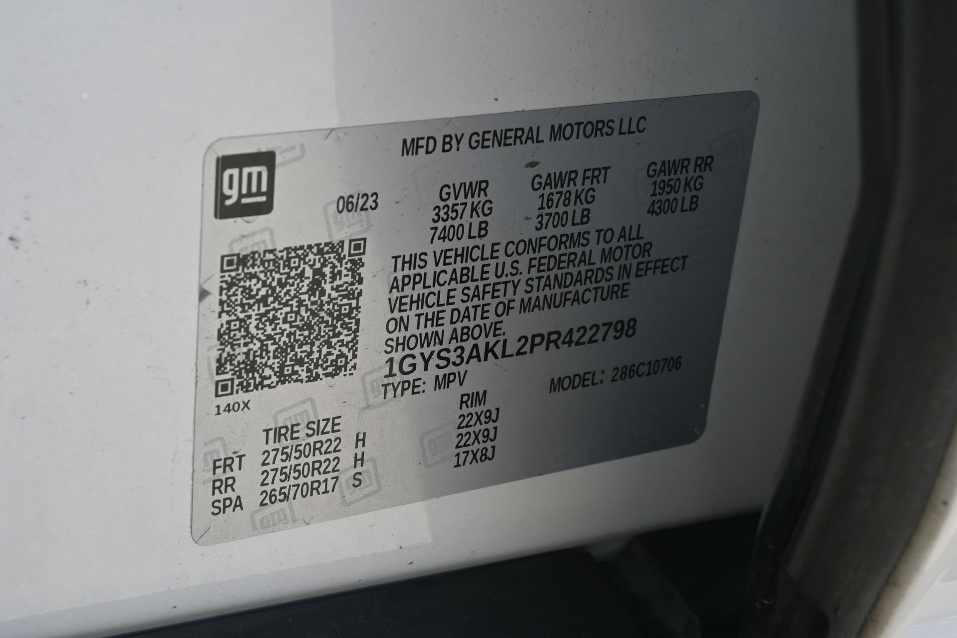 Certified 2023 Cadillac Escalade Luxury w/ LPO, Floor Liner Package RWD image 31