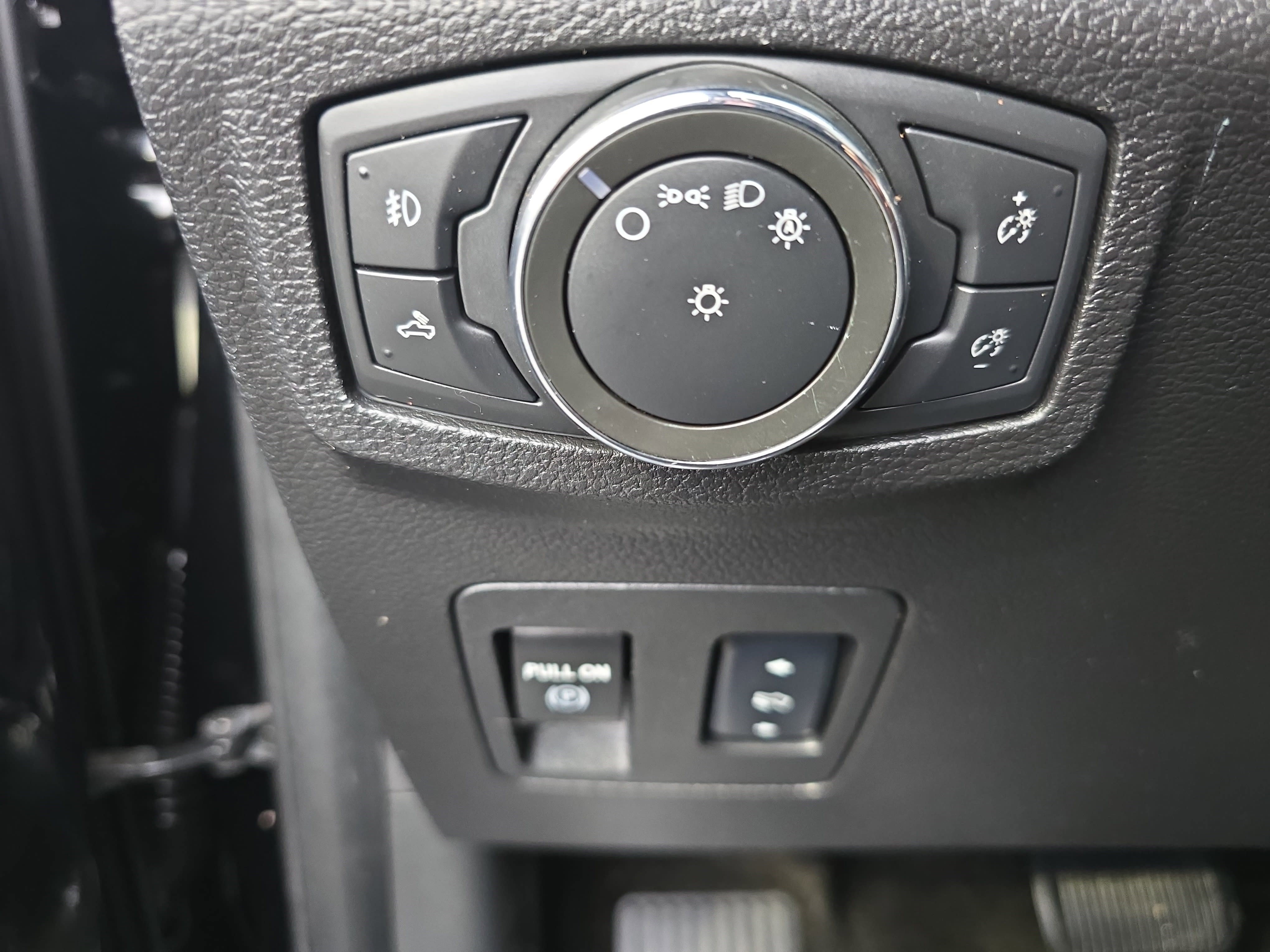 Used 2018 Ford F150 XLT w/ Equipment Group 302A Luxury image 25