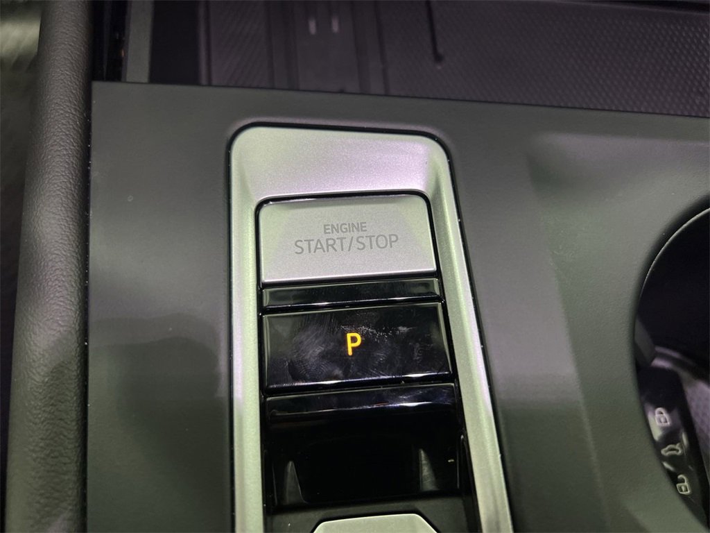 Used 2025 Volkswagen Atlas Cross Sport SE image 16