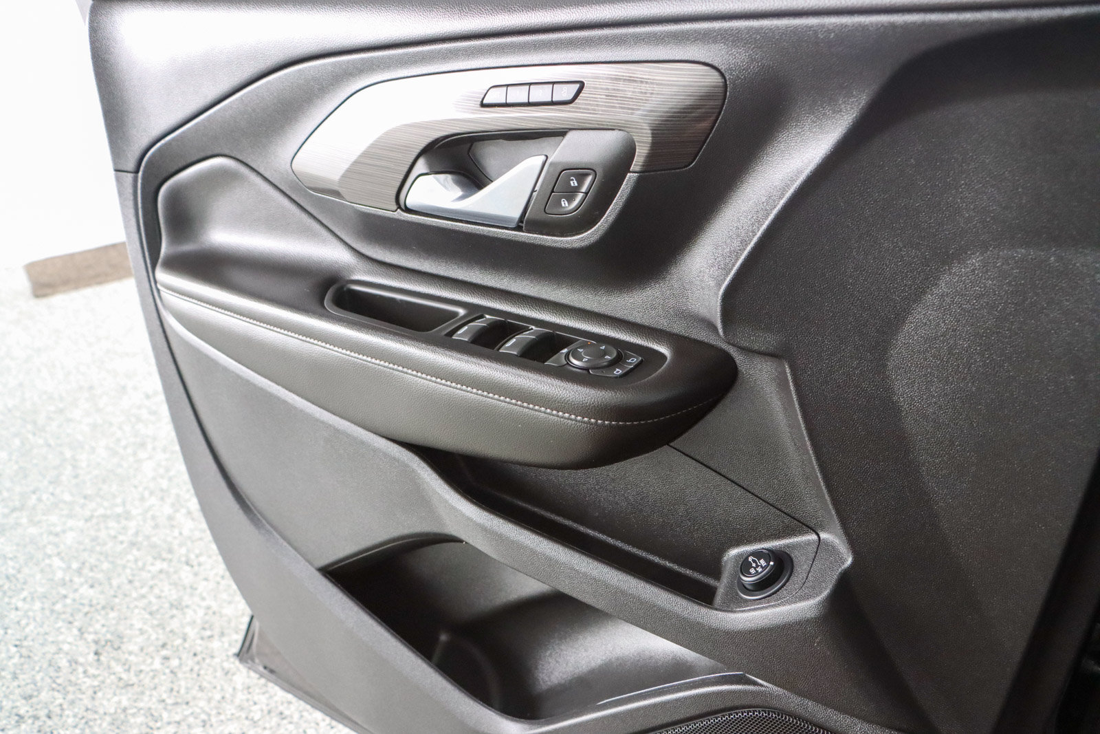 Used 2022 GMC Terrain SLT w/ Infotainment Package II AWD/4WD image 23