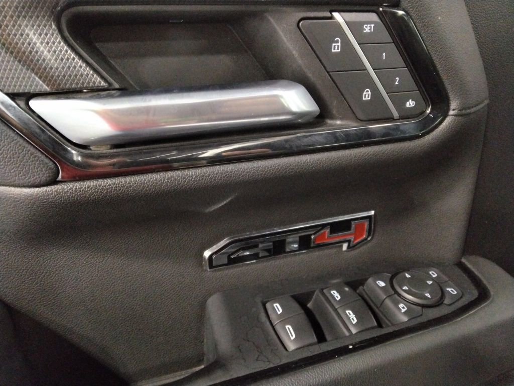 Used 2022 GMC Sierra 1500 AT4 image 24