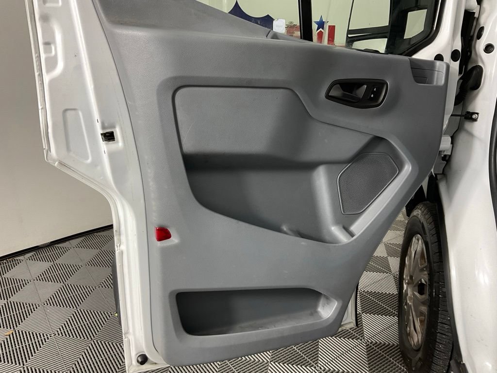 Used 2015 Ford Transit 250 130 Low Roof w/ Exterior Upgrade Package RWD image 12