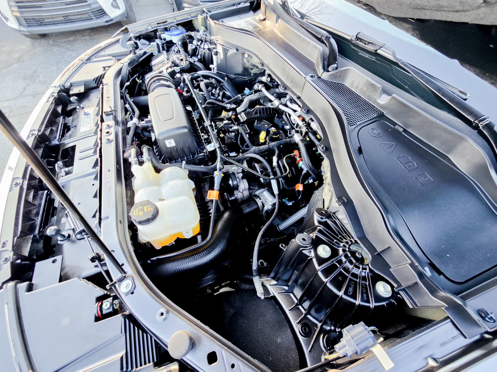 Used 2023 Ford Explorer XLT image 40