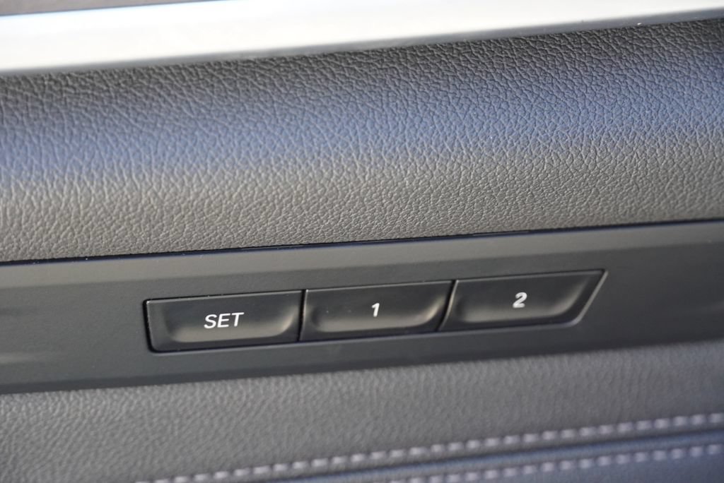 Used 2022 BMW 530e w/ Premium Package RWD image 22