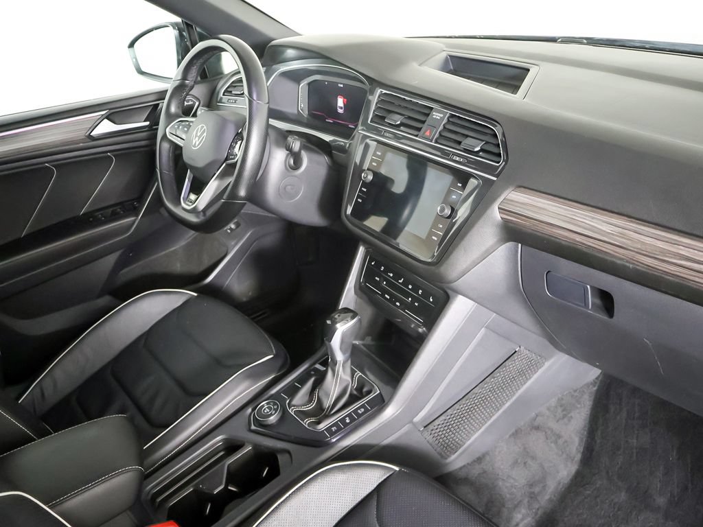 Used 2023 Volkswagen Tiguan SEL R-Line AWD/4WD image 30