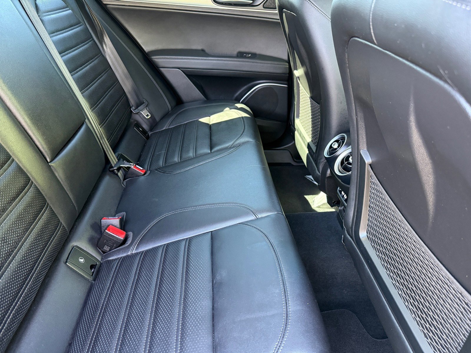 Used 2023 Alfa Romeo Stelvio Veloce image 27