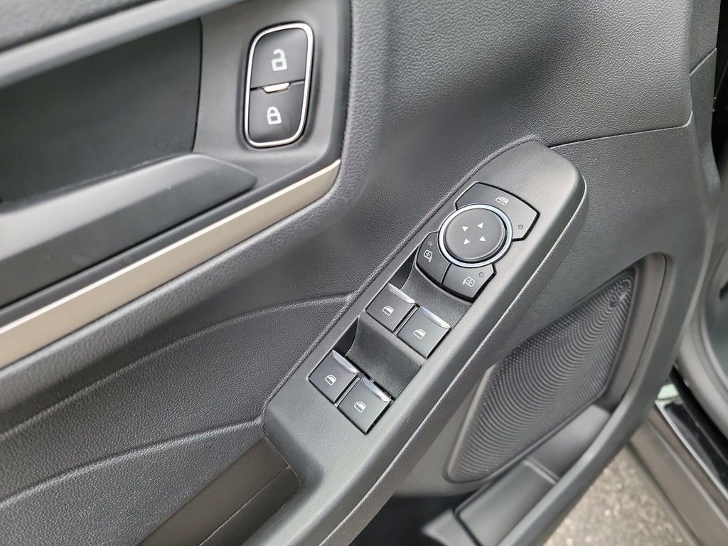 Used 2022 Ford Escape SE w/ Convenience Package image 13