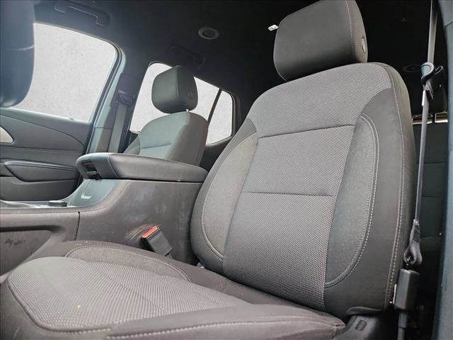 Used 2023 Chevrolet Traverse LT image 11