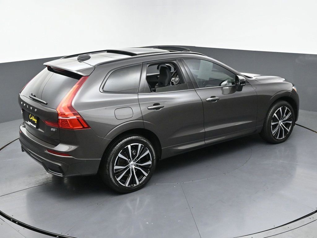 Used 2023 Volvo XC60 B5 Plus image 44
