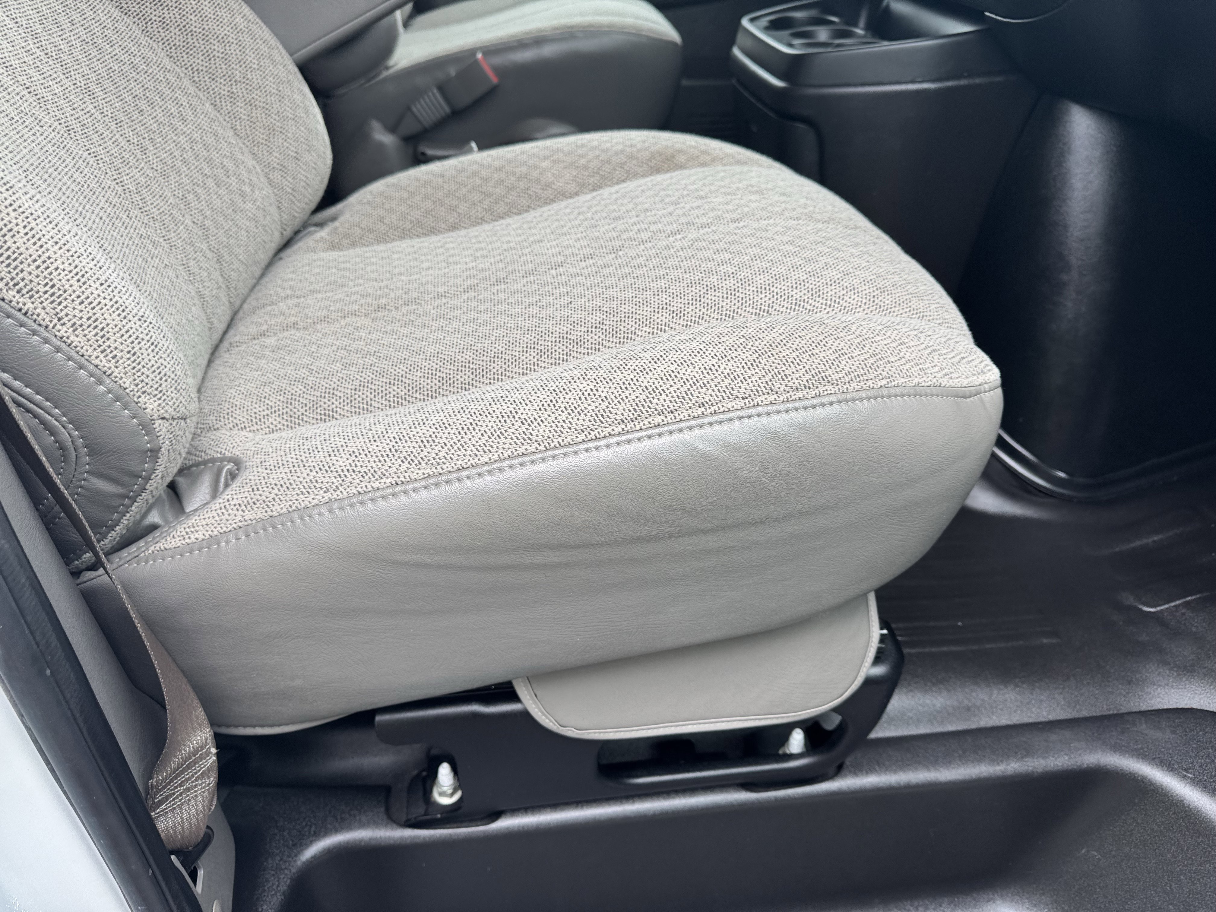 Used 2023 Chevrolet Express 3500 LS image 19