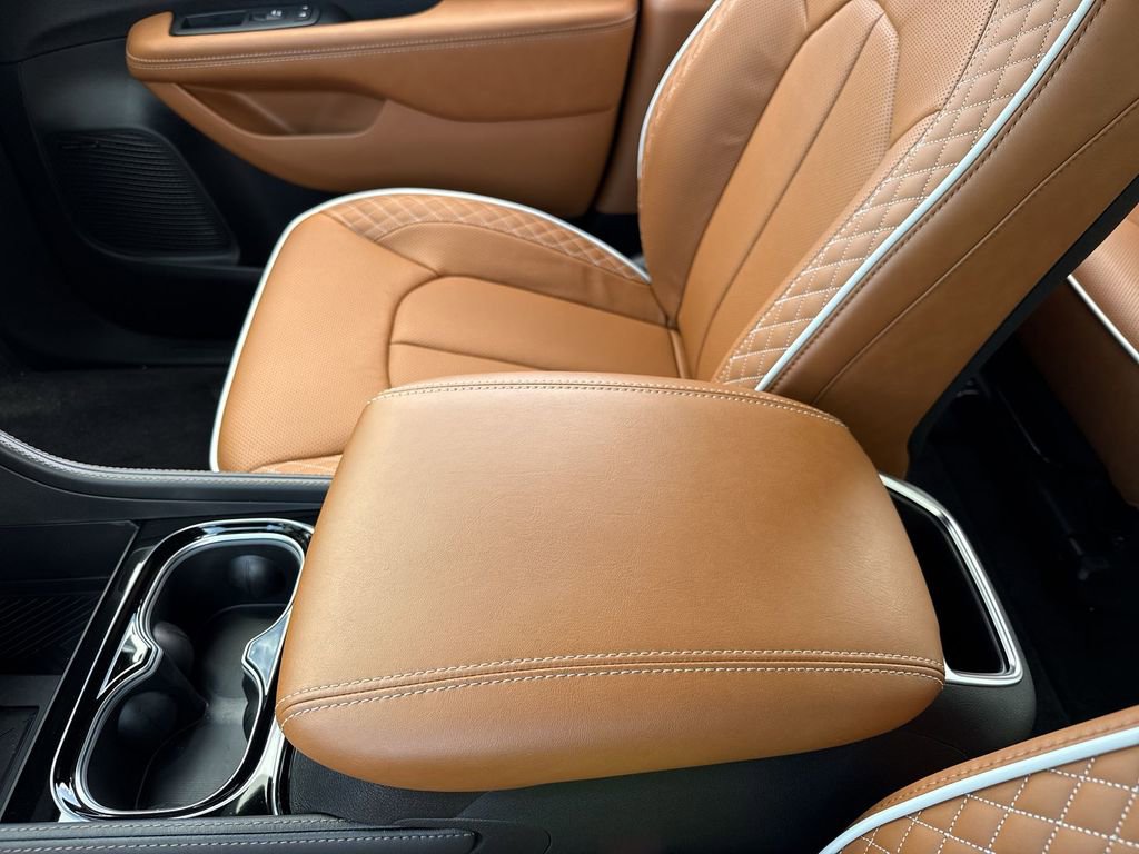 New 2026 Chrysler Pacifica Pinnacle image 21