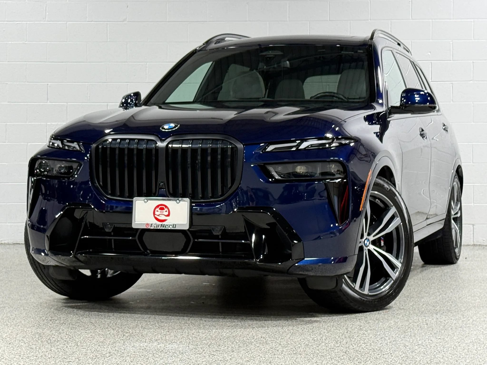 Used 2024 BMW X7 xDrive40i w/ M Sport Package AWD/4WD image 2