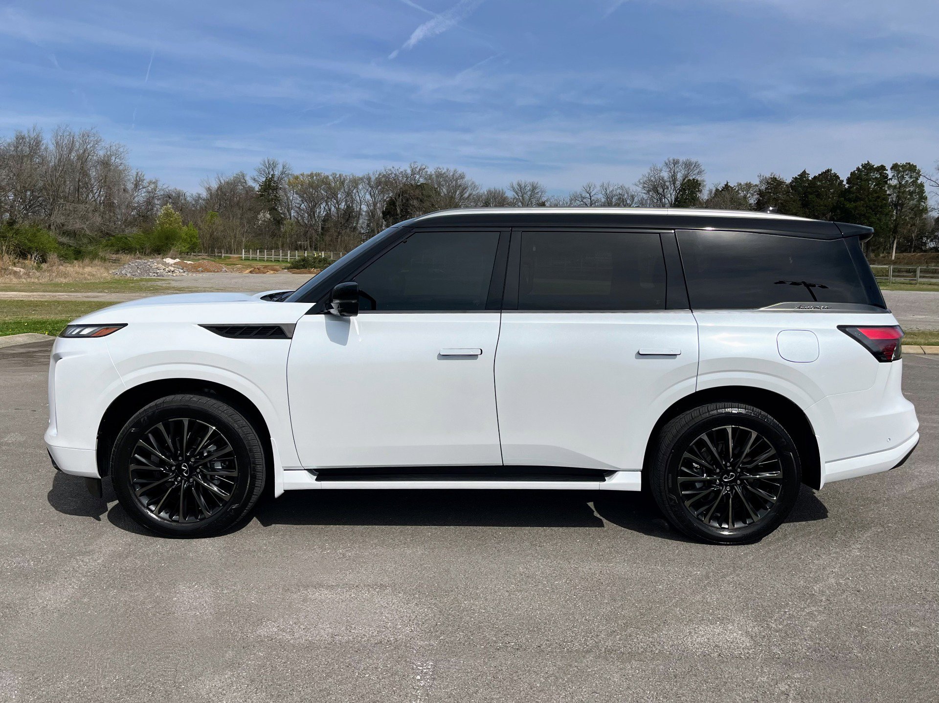 Used 2026 INFINITI QX80 Autograph w/ Premium Cargo Package image 8