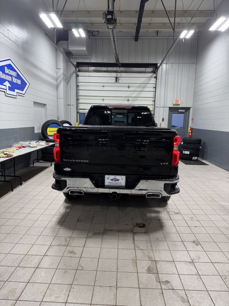 Used 2020 Chevrolet Silverado 1500 LTZ w/ LTZ Premium Package image 3