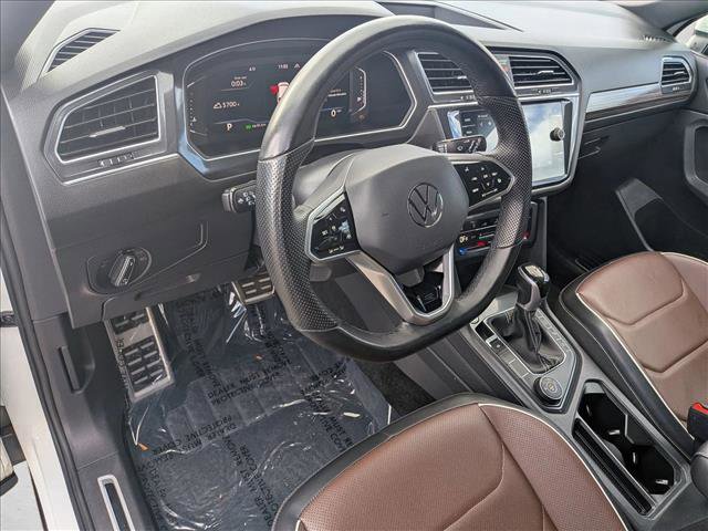 Used 2022 Volkswagen Tiguan SEL R-Line image 10