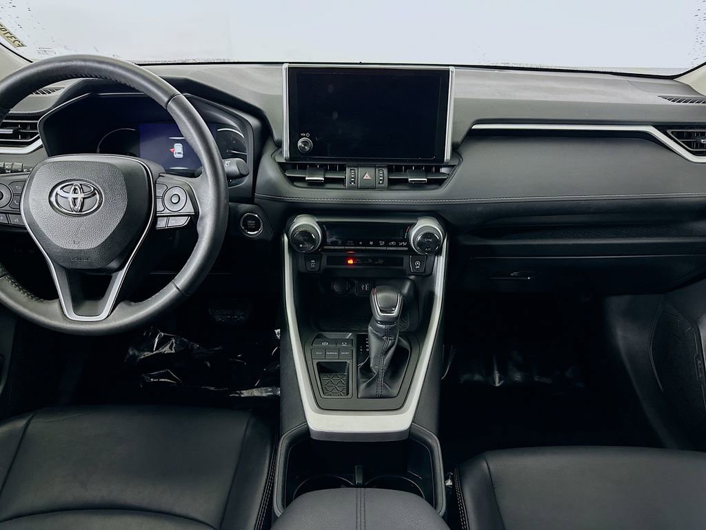 Used 2023 Toyota RAV4 XLE Premium image 18