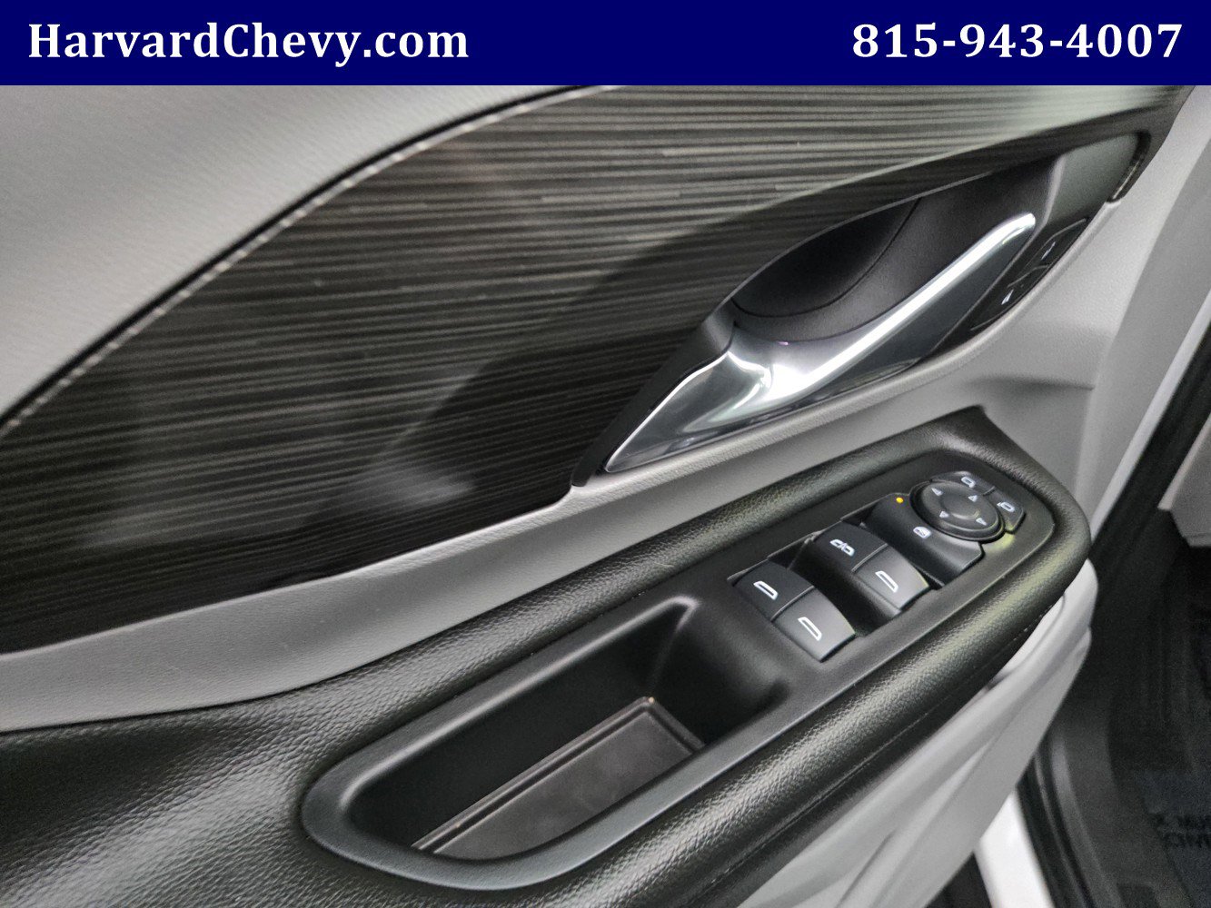 Used 2024 GMC Terrain SLE image 32