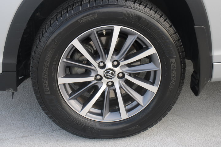 Used 2017 Toyota Highlander XLE AWD/4WD image 10