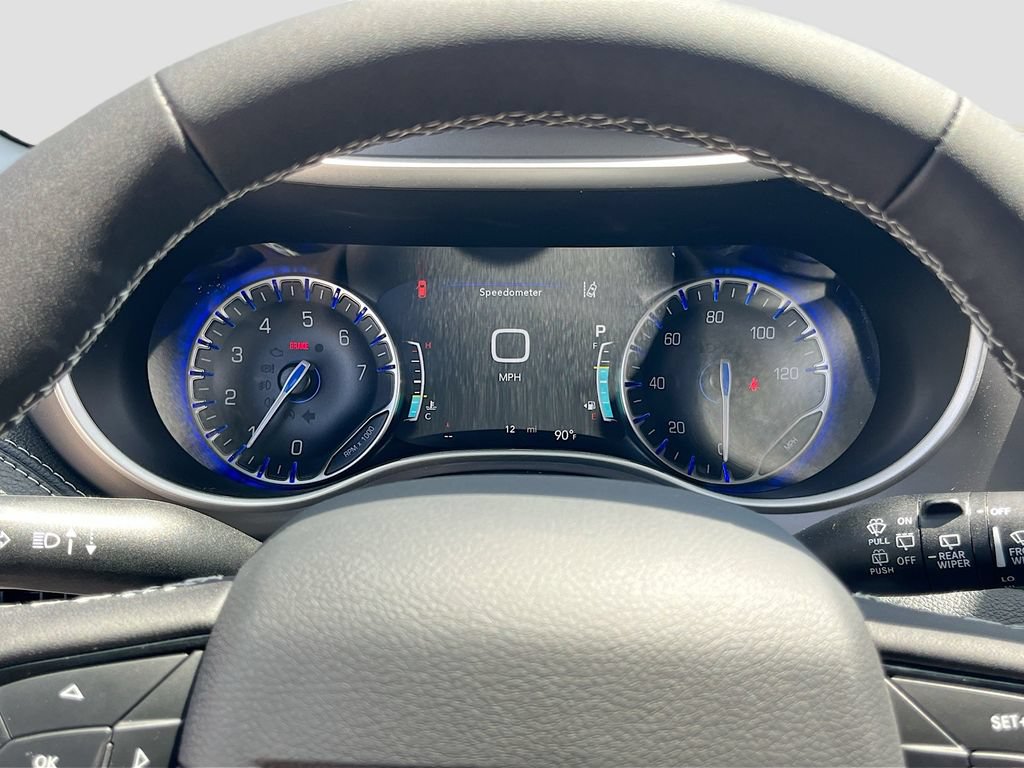 New 2027 Chrysler Pacifica Limited FWD image 12